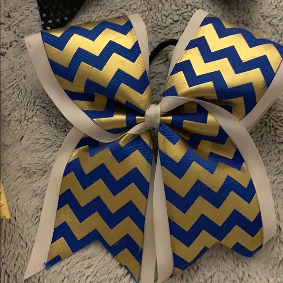 Bows! - Picture 4 of 4
